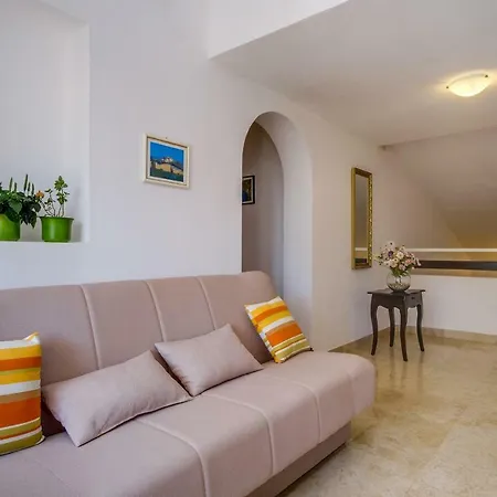 Apartments Mirella Mali Losinj Exterior photo