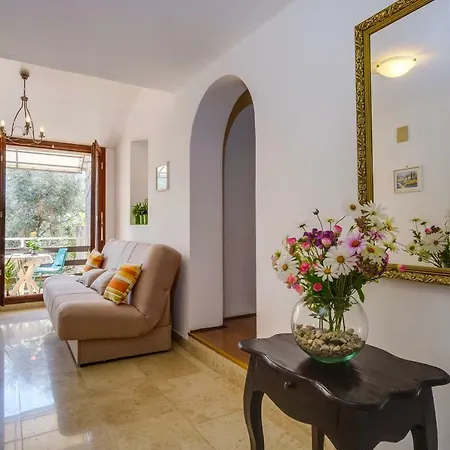 Apartments Mirella Mali Losinj Exterior photo