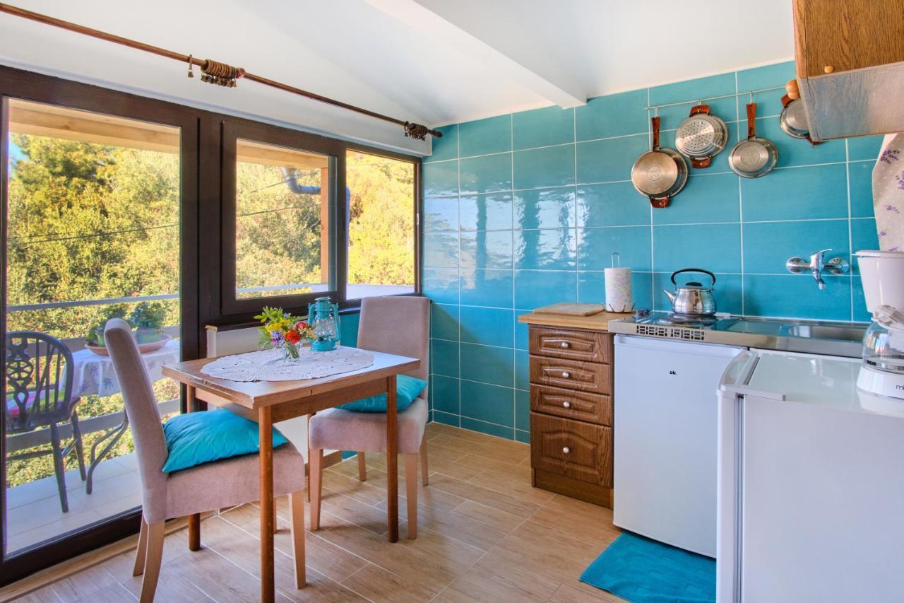Apartma Mirella *